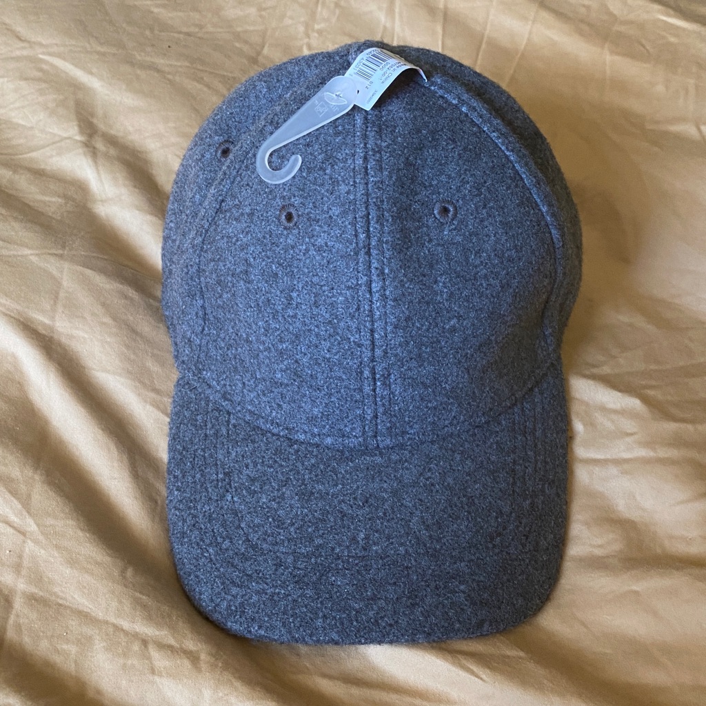 Old Navy Gray Adjustable Warm Baseball Cap New Never Worn Old Navy Gray Adjustable Warm Baseball Cap New Never Worn